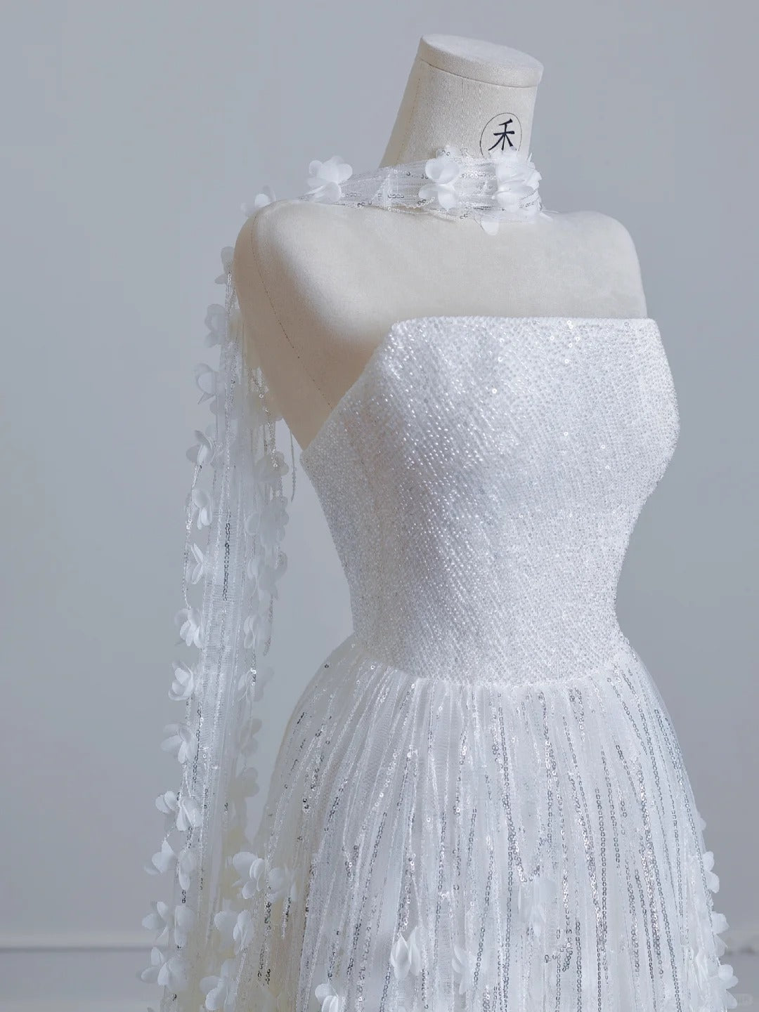 Wunderschönes dunkelolivgrünes herzförmiger Ausschnitt A-Linie Satin Tüll Kurzes Ballkleid Homecoming-Kleid ED02575