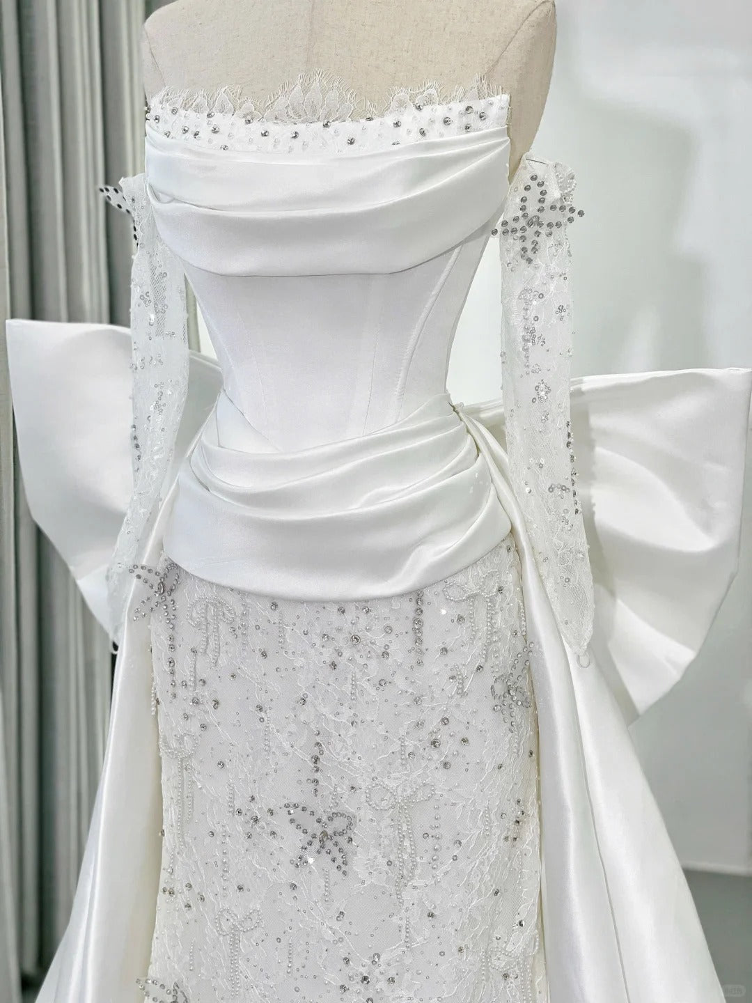 Wunderschönes dunkelolivgrünes herzförmiger Ausschnitt A-Linie Satin Tüll Kurzes Ballkleid Homecoming-Kleid ED02575
