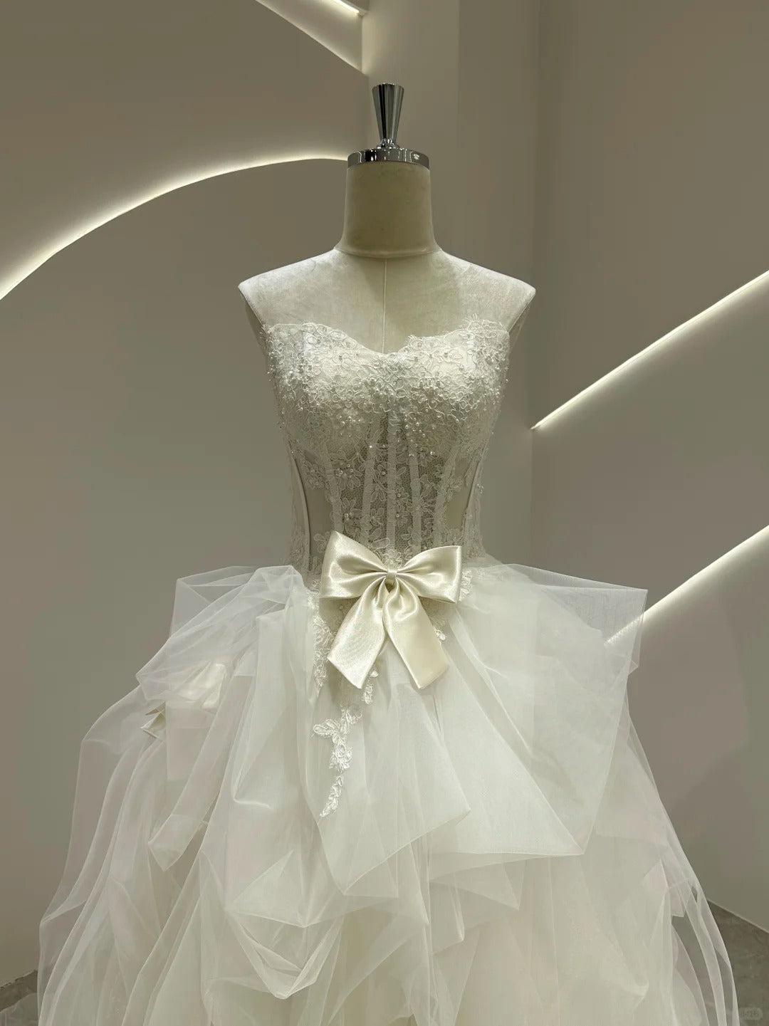 Wunderschönes dunkelolivgrünes herzförmiger Ausschnitt A-Linie Satin Tüll Kurzes Ballkleid Homecoming-Kleid ED02575