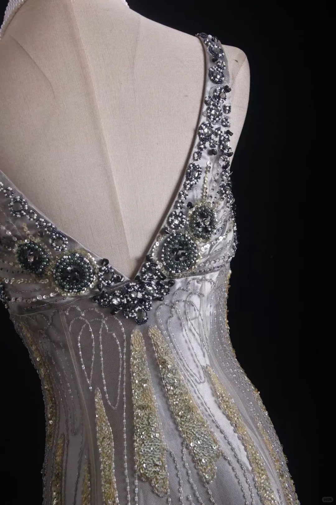 Vintage Sheath V-neck Silk Beaded Long Evening Gowns,Sequined Tulle Light Grey Formal Dresses Gorgeous Prom Dress ED03799