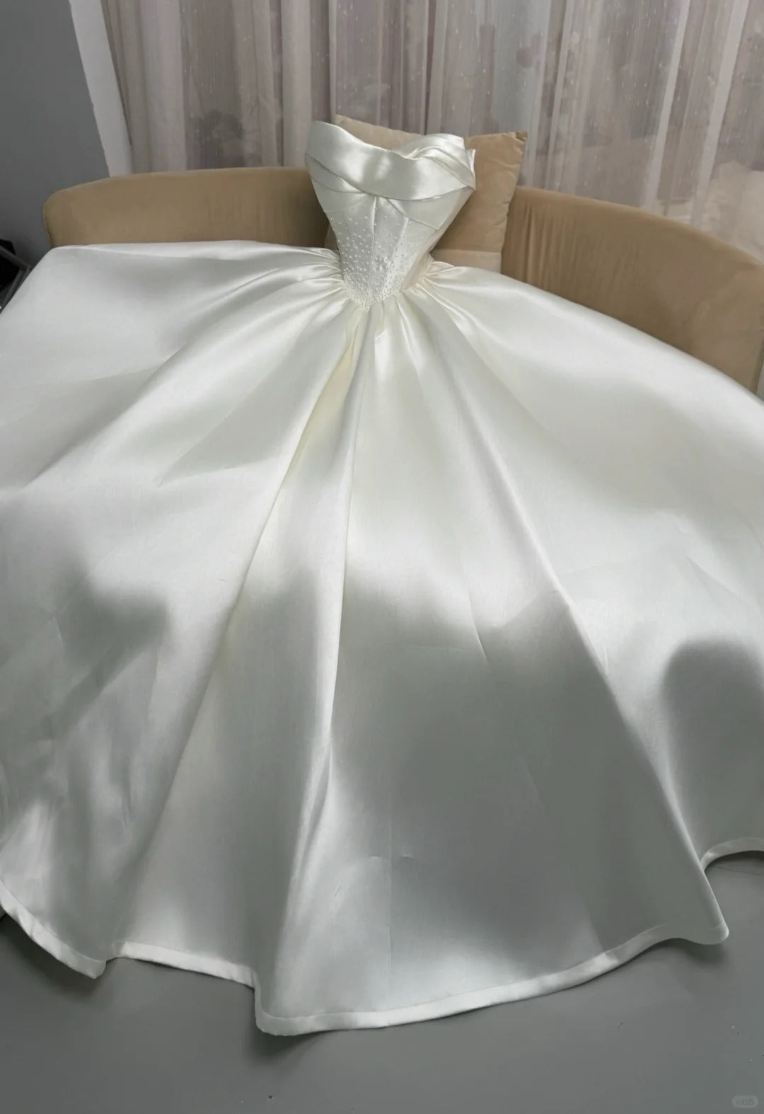 Wunderschönes dunkelolivgrünes herzförmiger Ausschnitt A-Linie Satin Tüll Kurzes Ballkleid Homecoming-Kleid ED02575