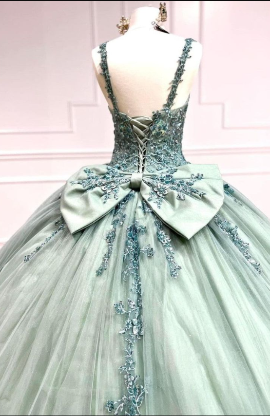 Cute V-neck Ball Gown Green Applique Sequin Quinceanera Dress Tulle Long Prom Dress Sweet 16 Dress ED03825