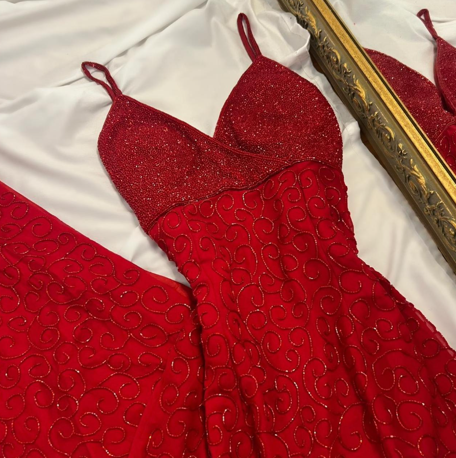 Wunderschönes dunkelolivgrünes herzförmiger Ausschnitt A-Linie Satin Tüll Kurzes Ballkleid Homecoming-Kleid ED02575