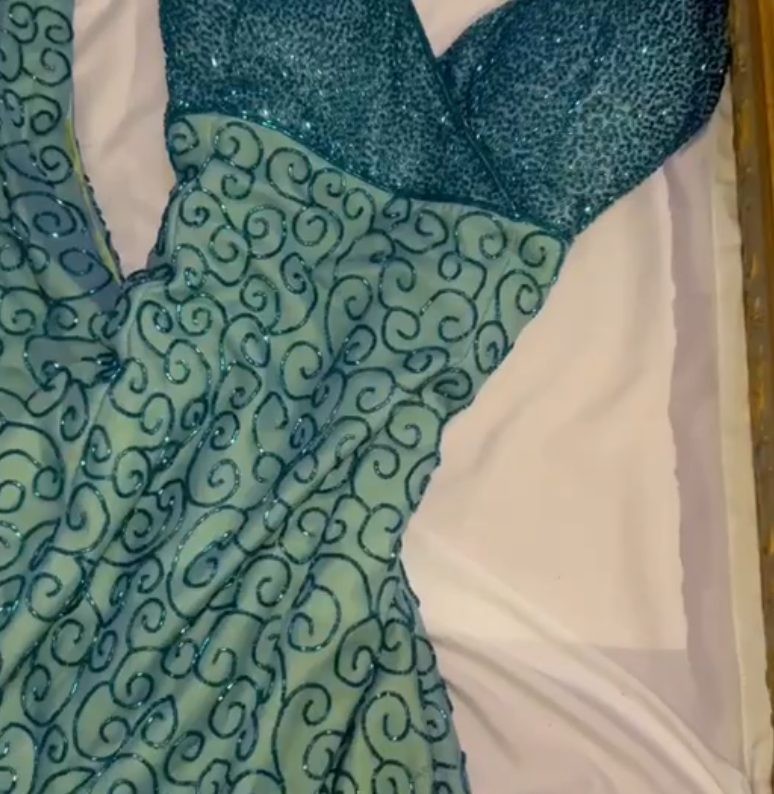 Wunderschönes dunkelolivgrünes herzförmiger Ausschnitt A-Linie Satin Tüll Kurzes Ballkleid Homecoming-Kleid ED02575