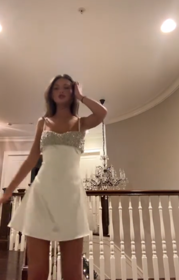 Wunderschönes dunkelolivgrünes herzförmiger Ausschnitt A-Linie Satin Tüll Kurzes Ballkleid Homecoming-Kleid ED02575