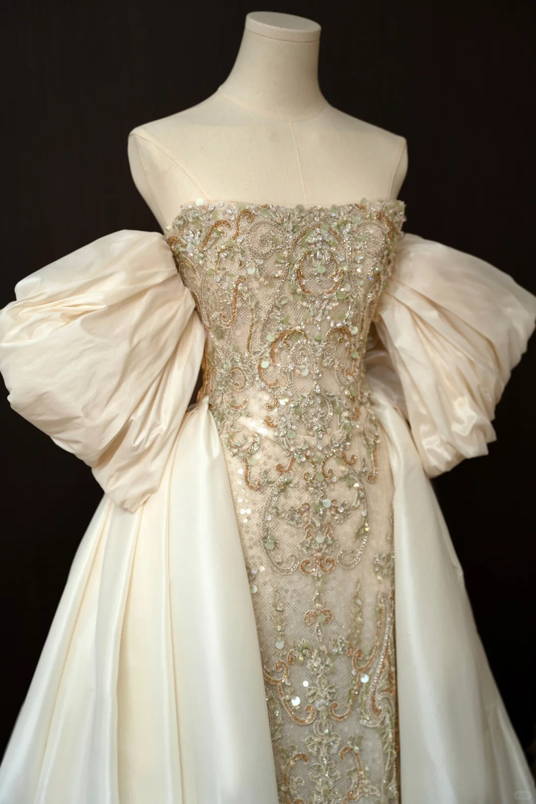 Wunderschönes dunkelolivgrünes herzförmiger Ausschnitt A-Linie Satin Tüll Kurzes Ballkleid Homecoming-Kleid ED02575