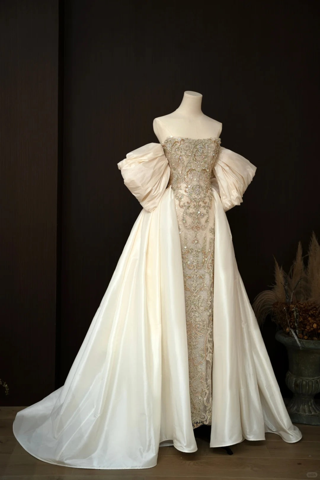 Wunderschönes dunkelolivgrünes herzförmiger Ausschnitt A-Linie Satin Tüll Kurzes Ballkleid Homecoming-Kleid ED02575