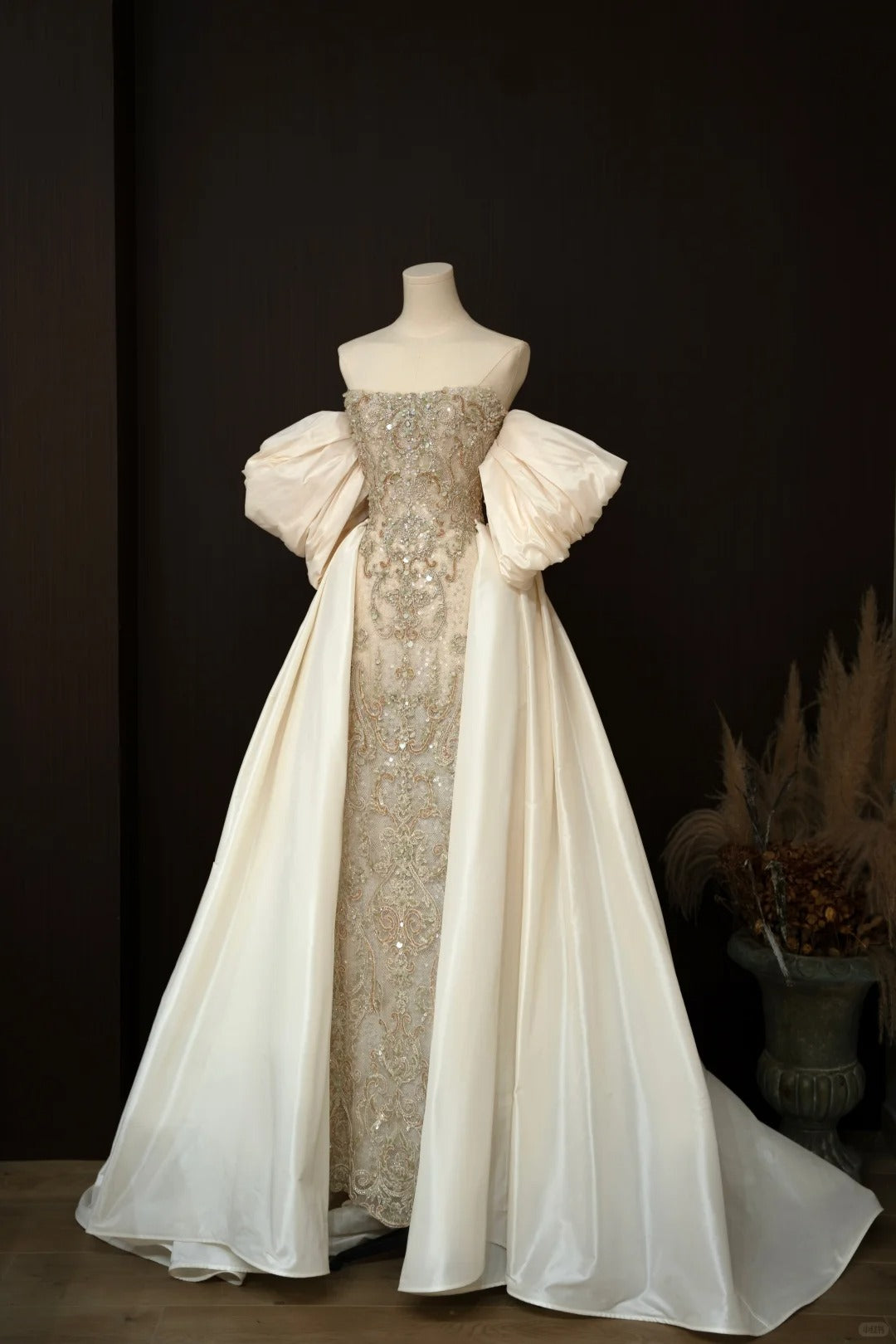 Wunderschönes dunkelolivgrünes herzförmiger Ausschnitt A-Linie Satin Tüll Kurzes Ballkleid Homecoming-Kleid ED02575