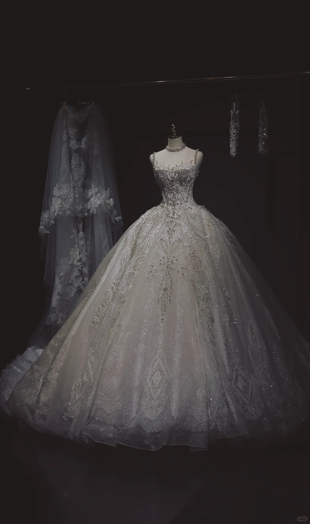 Wunderschönes dunkelolivgrünes herzförmiger Ausschnitt A-Linie Satin Tüll Kurzes Ballkleid Homecoming-Kleid ED02575