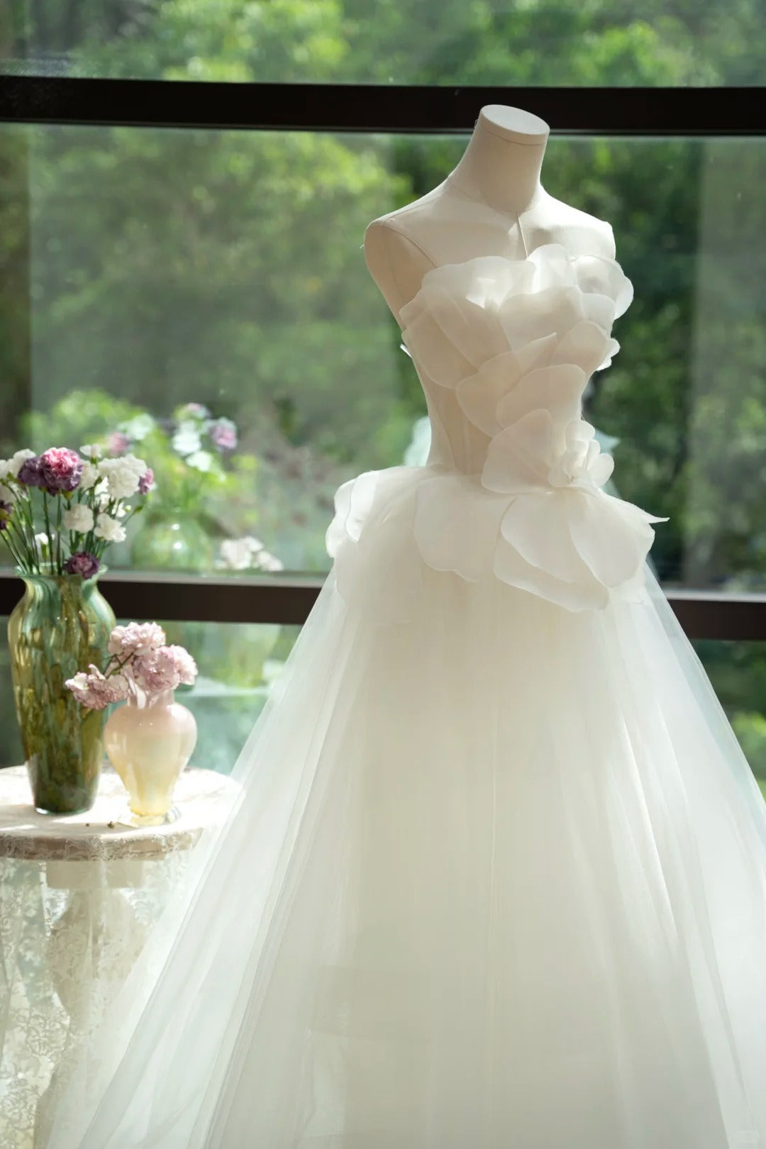 Modest White Strapless Bridal Dress Long Ball Gown Elegant Tulle Long Wedding Dress ED03873