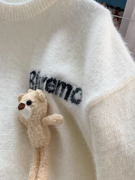 Niedlicher Pullover aus Nerzimitat mit 3D-Bärenanhänger und Puppe ED0392