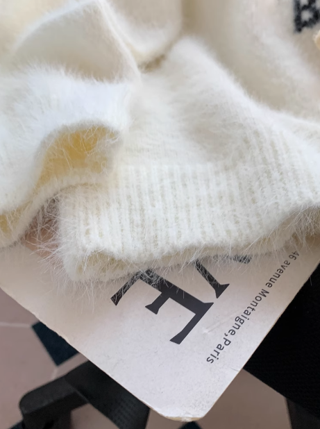 Niedlicher Pullover aus Nerzimitat mit 3D-Bärenanhänger und Puppe ED0392