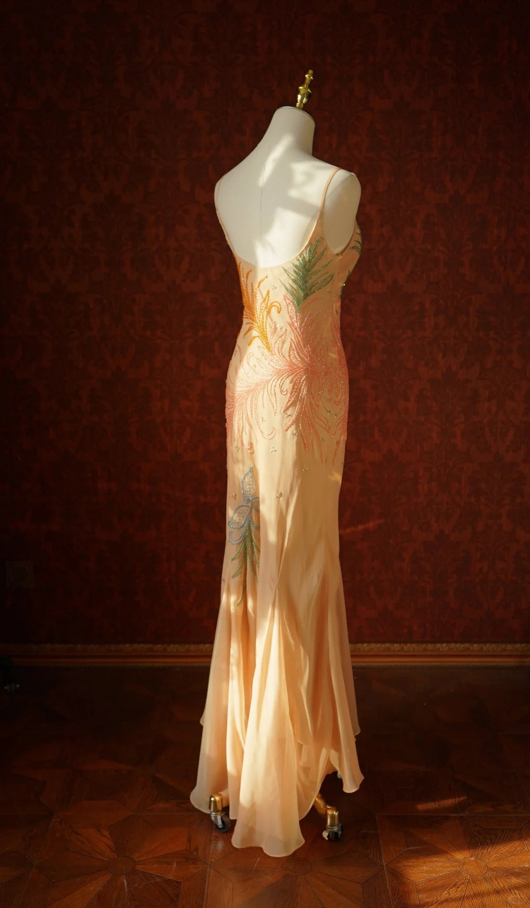 Superbe robe de soirée longue en satin fuchsia, style sirène, sans bretelles, ED02613