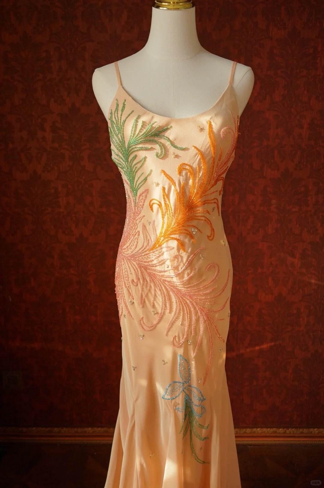 Superbe robe de soirée longue en satin fuchsia, style sirène, sans bretelles, ED02613