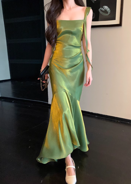 Wunderschönes dunkelolivgrünes herzförmiger Ausschnitt A-Linie Satin Tüll Kurzes Ballkleid Homecoming-Kleid ED02575