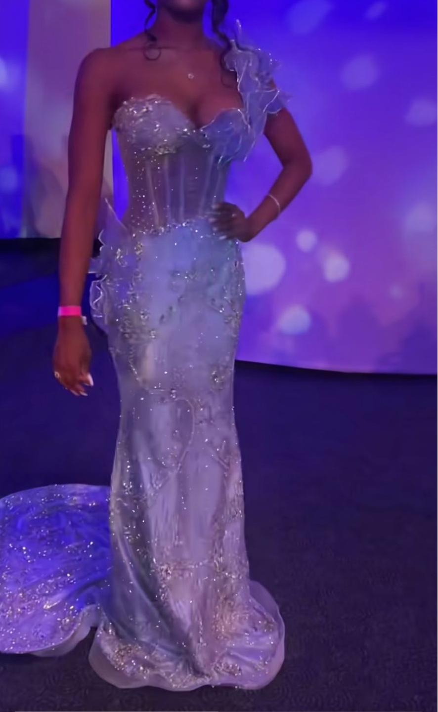 Wunderschönes dunkelolivgrünes herzförmiger Ausschnitt A-Linie Satin Tüll Kurzes Ballkleid Homecoming-Kleid ED02575