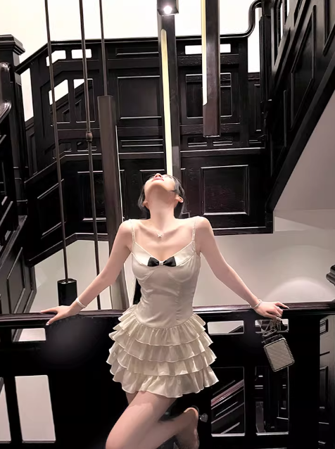 Wunderschönes dunkelolivgrünes herzförmiger Ausschnitt A-Linie Satin Tüll Kurzes Ballkleid Homecoming-Kleid ED02575
