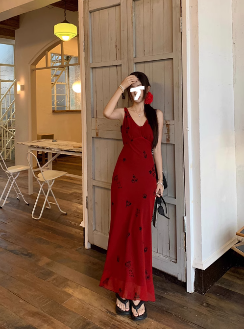 Französischer Retro-roter V-Ausschnitt-Blumenweste-langer Rock ED0415