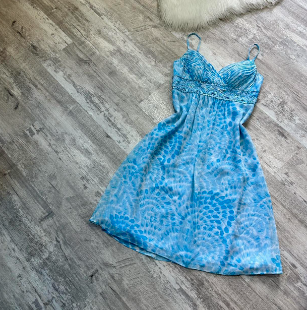 Wunderschönes dunkelolivgrünes herzförmiger Ausschnitt A-Linie Satin Tüll Kurzes Ballkleid Homecoming-Kleid ED02575