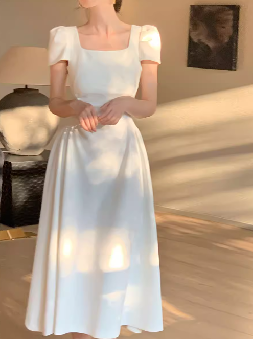 Robe trapèze élégante à col carré et manches bouffantes, style rétro français ED0421