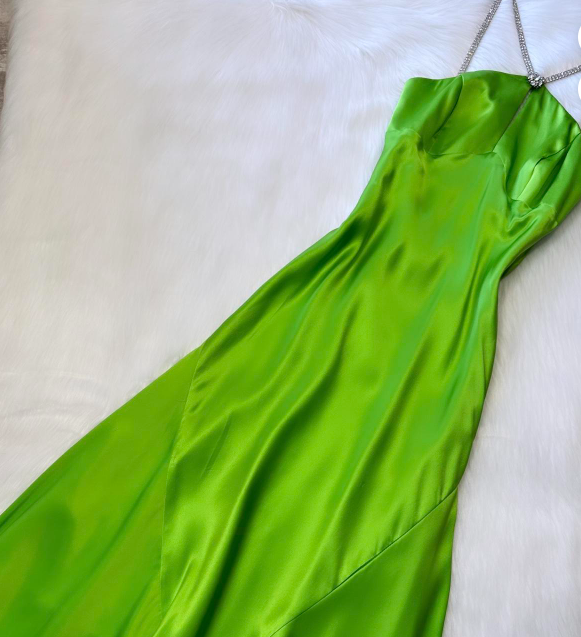 Wunderschönes dunkelolivgrünes herzförmiger Ausschnitt A-Linie Satin Tüll Kurzes Ballkleid Homecoming-Kleid ED02575