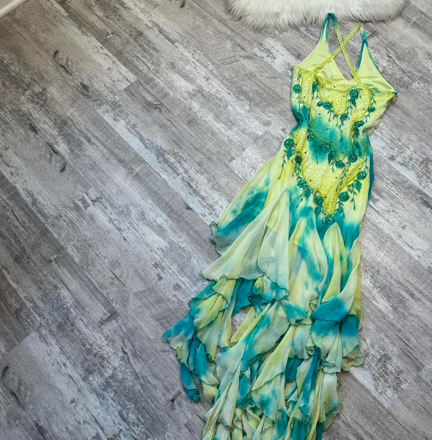 Wunderschönes dunkelolivgrünes herzförmiger Ausschnitt A-Linie Satin Tüll Kurzes Ballkleid Homecoming-Kleid ED02575