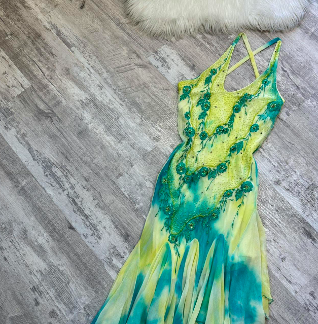 Wunderschönes dunkelolivgrünes herzförmiger Ausschnitt A-Linie Satin Tüll Kurzes Ballkleid Homecoming-Kleid ED02575