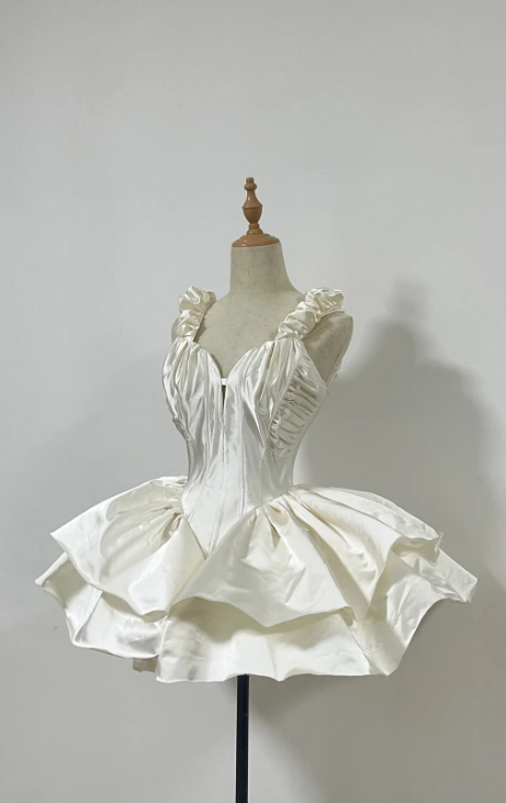 Fairy V neck Ball Gown Satin Birthday Dresses Ivory Homecoming Dresses ED04403