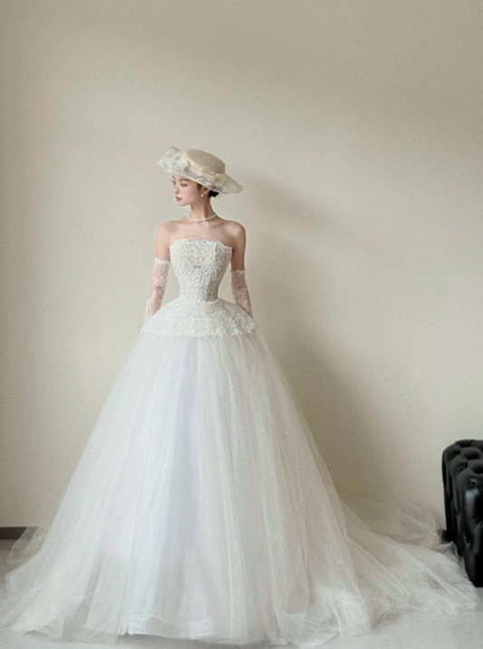 Modest Strapless Ball Gown Simple Lace Tulle Wedding Dresses White Bridal Gowns ED04430