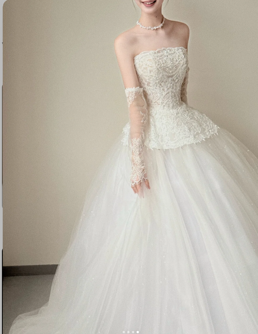 Modest Strapless Ball Gown Simple Lace Tulle Wedding Dresses White Bridal Gowns ED04430