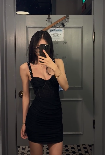 Sexy Tight Hoco Dresses Black Short Prom Dresses Spaghetti Straps Birthday Dresses ED04457