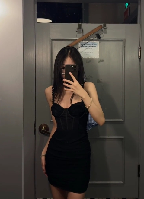 Sexy Tight Hoco Dresses Black Short Prom Dresses Spaghetti Straps Birthday Dresses ED04457