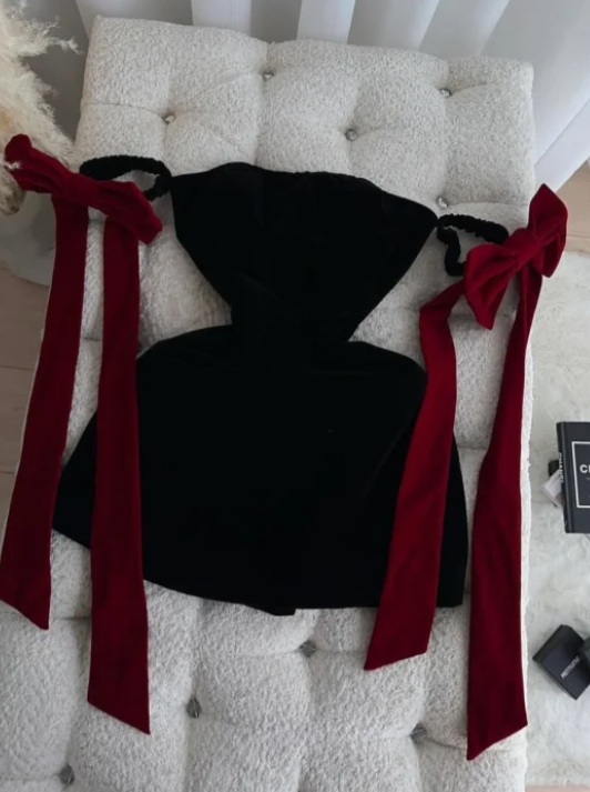 Chic Off-the-shoulder Sheath Short Prom Dresses Satin Black Homecoming Dresses Sexy Birthday Dresses ED04625