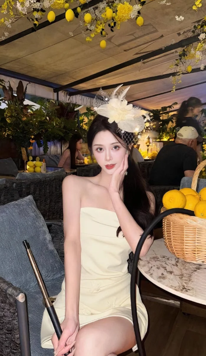 Chic Strapless Sheath Short Prom Dresses Satin Yellow Homecoming Dresses Sexy Birthday Dresses ED04626