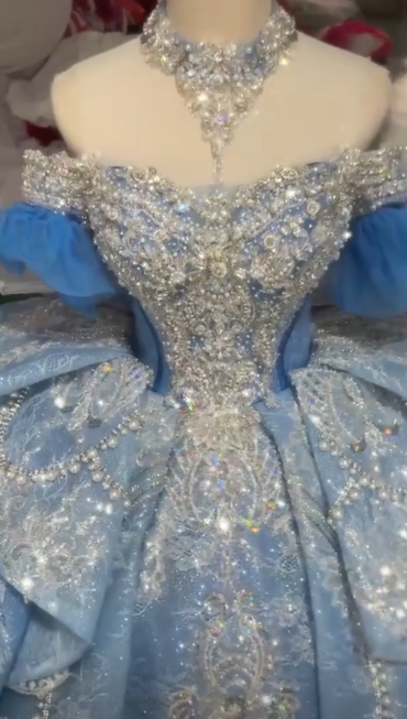 Gorgeous Ball Gown Off-the-Shoulder Tulle Long Prom Dresses Appliqué Beading Blue Quinceanera Dresses Sweet 16 Dresses ED04658