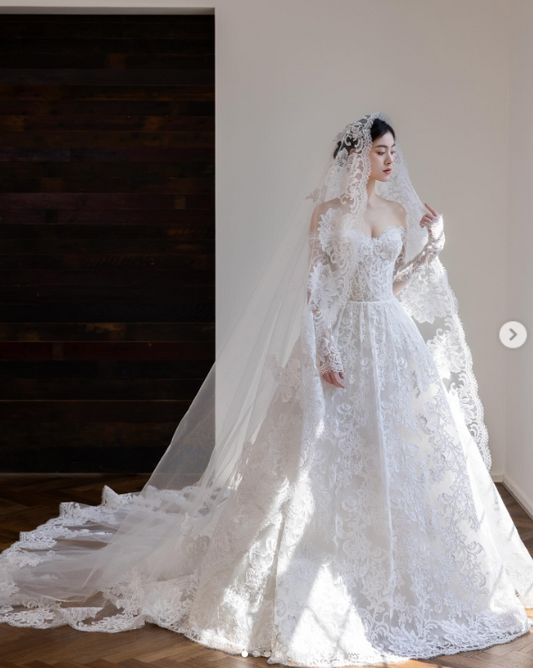 Timeless Off-the-shoulder A-Line Wedding Dresses Lace Appliques White Bridal Gowns Long Sleeve Bridal Dresses ED04662