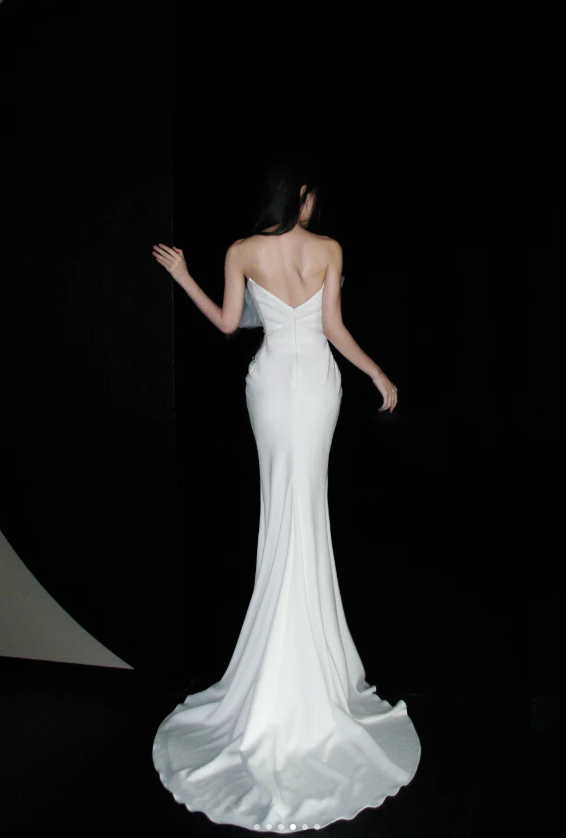 Simple Strapless Mermaid Long Wedding Dresses Chiffon Backless White Bridal Gowns ED04717