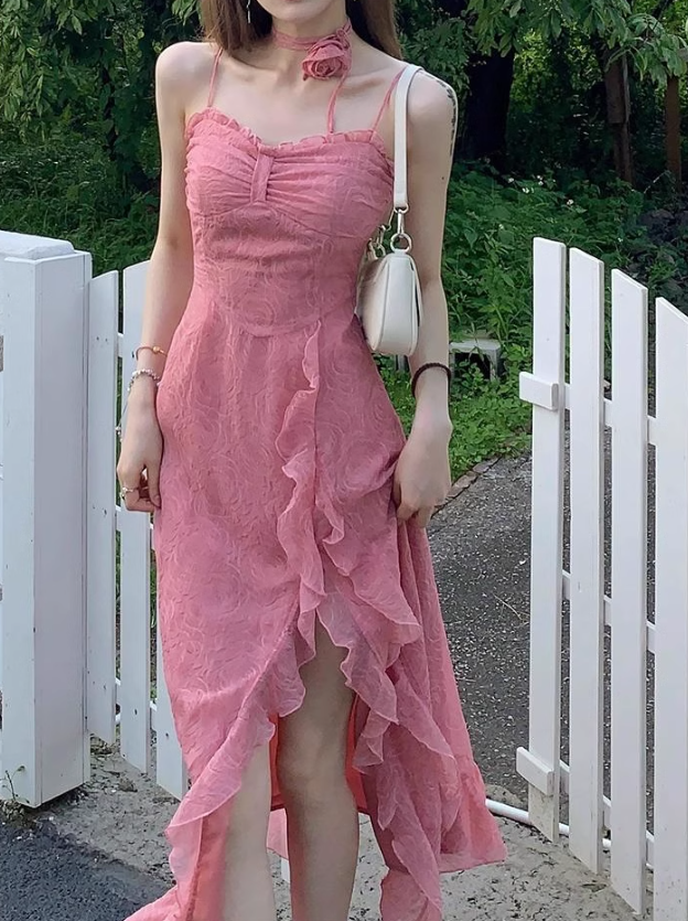Maxikleid mit Rüschen und Schlitz im French-Rosen-Print, Strumpfhalter ED0471