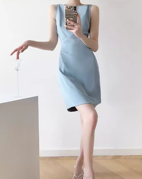 Jupe courte à bretelles sans manches bleu français ED0473