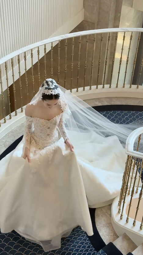 Luxury Off-the-shoulder Ball Gown White Long Wedding Dresses Long Sleeve Bridal Gowns Applique Satin Bridal Dresses ED04815