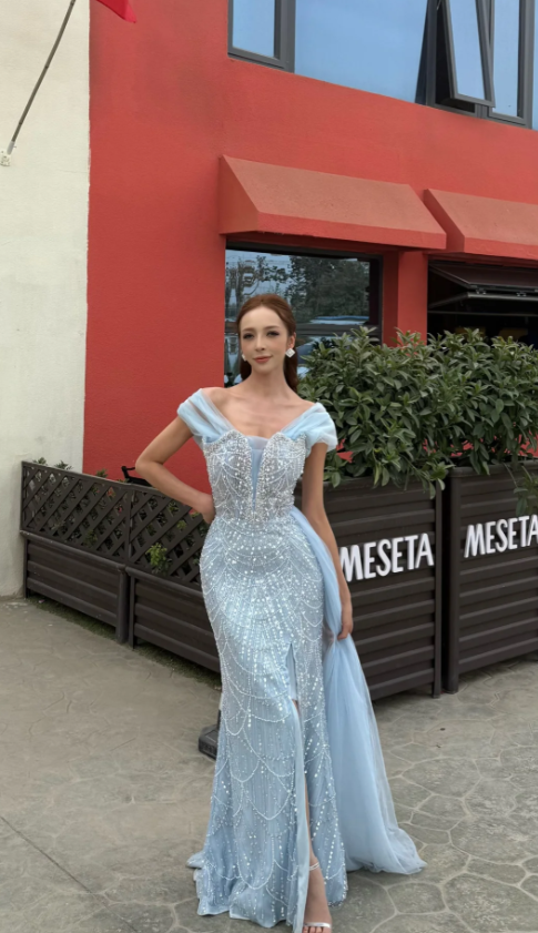 Elegant Off-the-shoulder Sheath Sky Blue Evening Dresses Tulle Beaded Sky Blue Wedding Guest Dresses ED04855