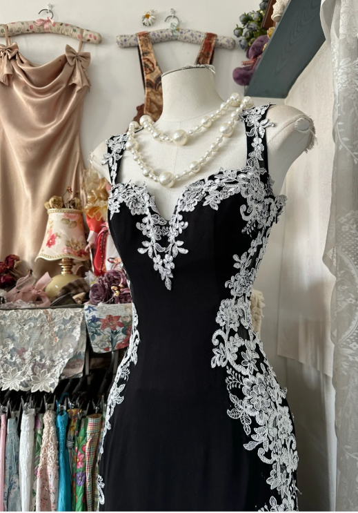 Vintage Sweetheart Sheath Black Long Prom Dresses Lace Applique Black Long Evening Dresses ED04888