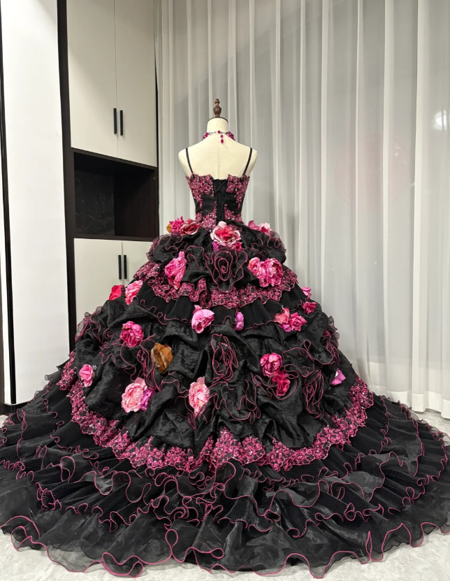 Gorgeous Spaghetti Strap Ball Gown Tulle Long Prom Dresses Applique Black Quinceanera Dresses Sweet 16 Dress ED04902