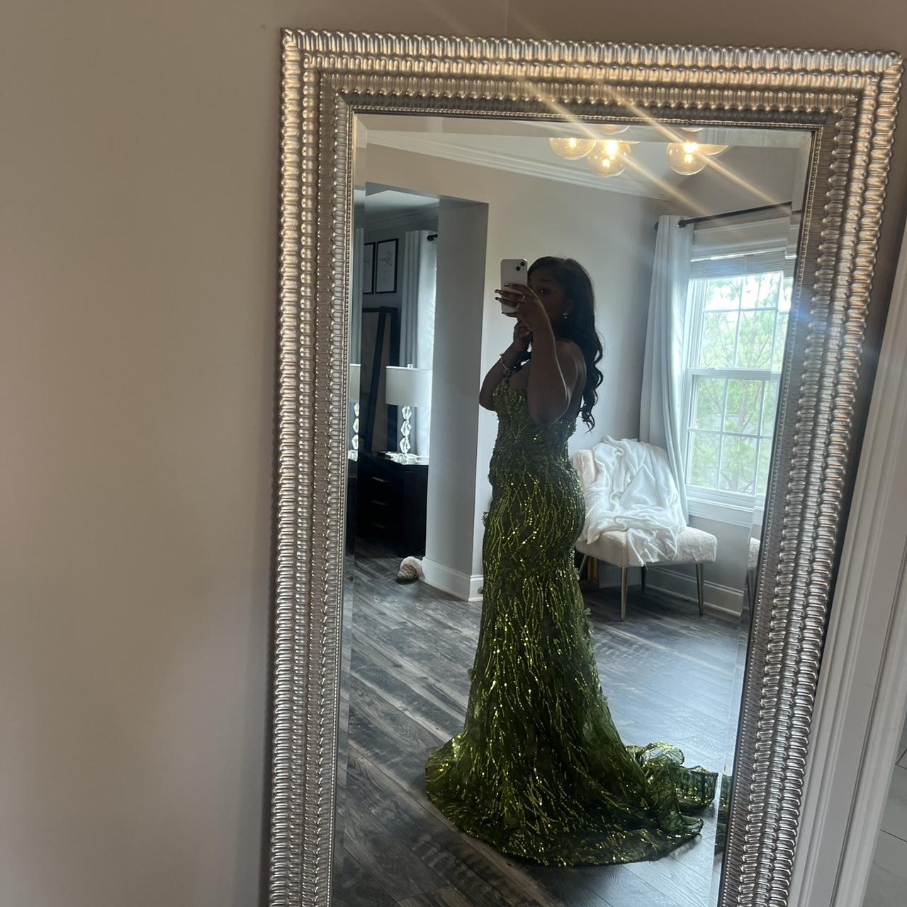 Wunderschönes dunkelolivgrünes herzförmiger Ausschnitt A-Linie Satin Tüll Kurzes Ballkleid Homecoming-Kleid ED02575