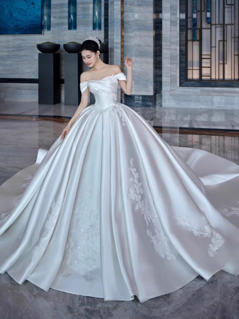 Elegant Off-the-shoulder Ball Gown Satin Long Wedding Dresses Applique White Bridal Gowns Short Sleeve Bridal Dresses ED05027