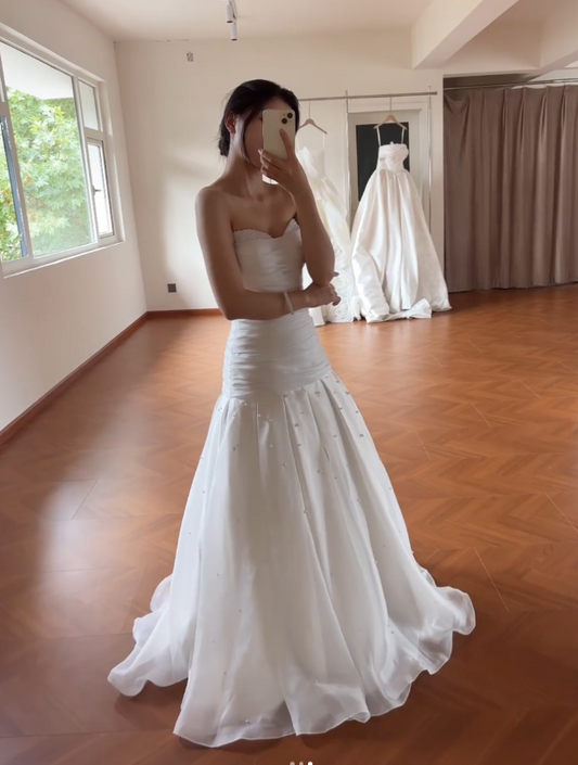 Simple Strapless A-Line Long Wedding Dresses Beaded Tulle Bridal Gowns Sleeveless Bridal Dresses ED05030
