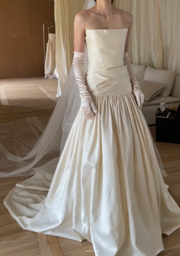 Modest Strapless A-Line Long Wedding Dresses White Bridal Gowns Satin Sleeveless Bridal Dresses ED05066