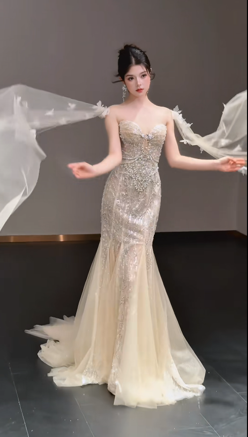 Elegant Sweetheart Mermaid Evening Gowns Light Champagne Long Prom Dresses Beaded Tulle Light Champagne Formal Dresses ED05273