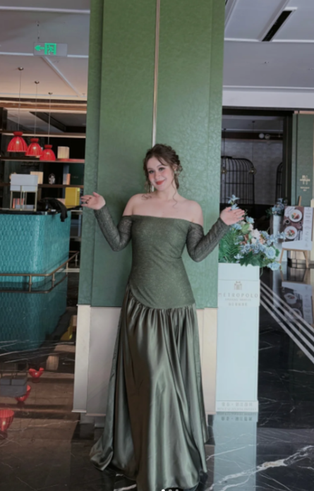 Chic Sheath Dark Green Long Prom Dresses Off-shoulder Satin Dark Green Wedding Guest Dresses Sleeveless Formal Dresses ED05280
