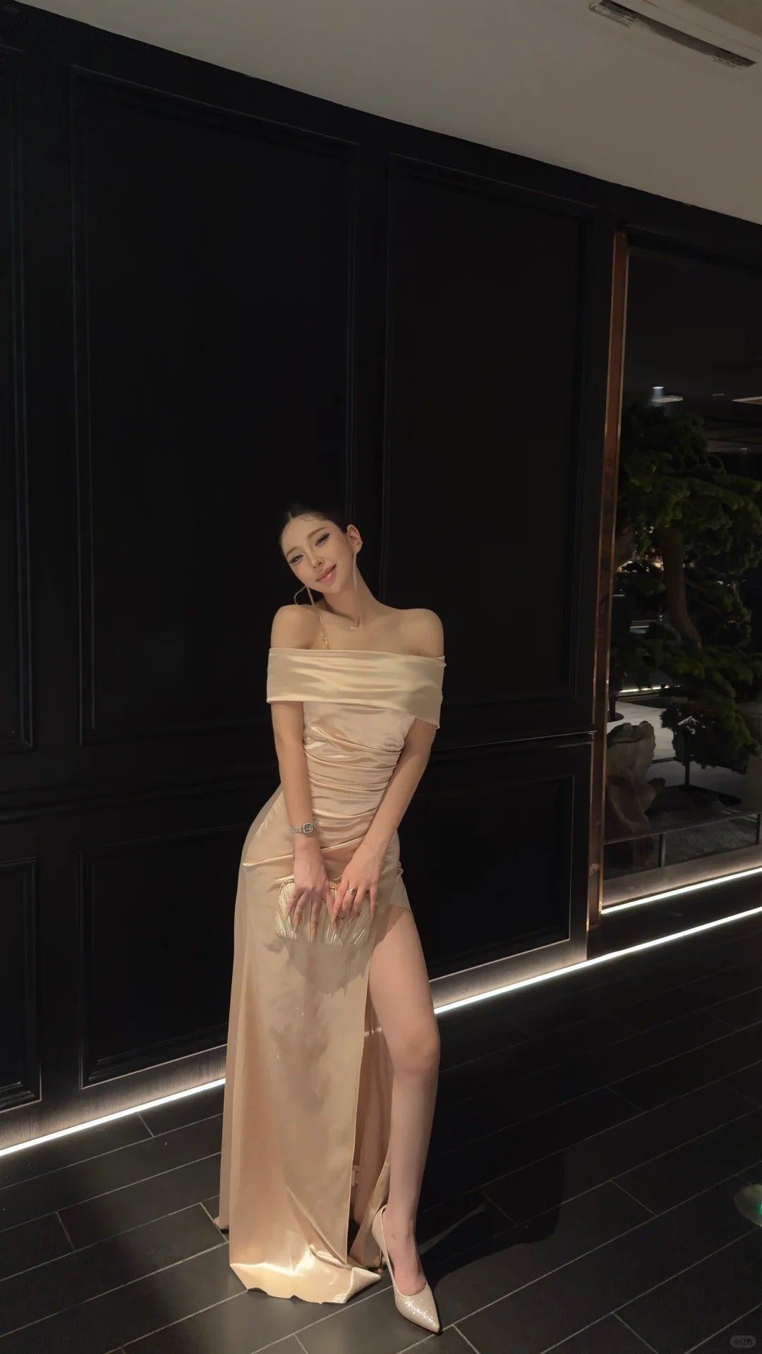 Elegant Sheath Champagne Long Prom Dresses Off-shoulder Satin Champagne Formal Dresses ED05285